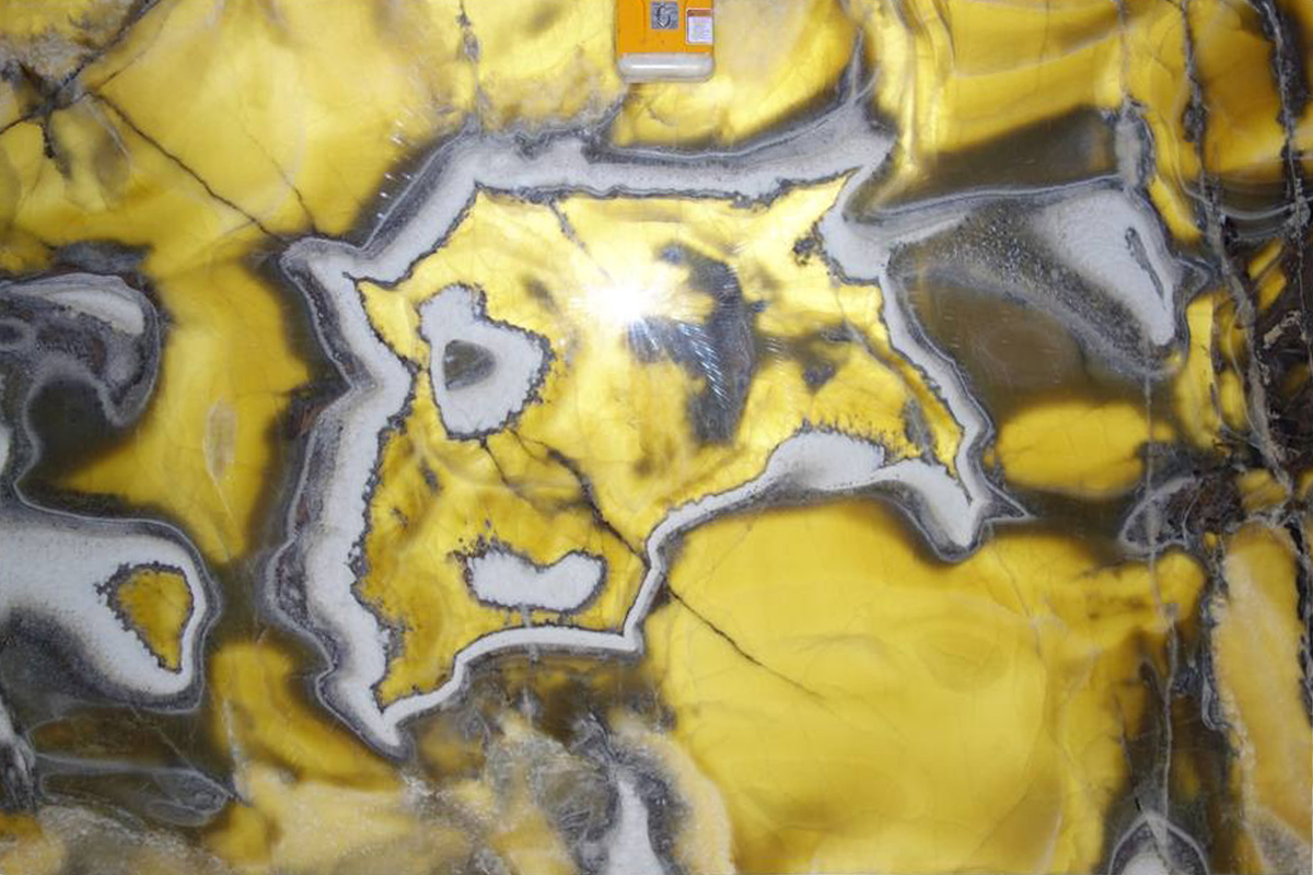 Onyx 012