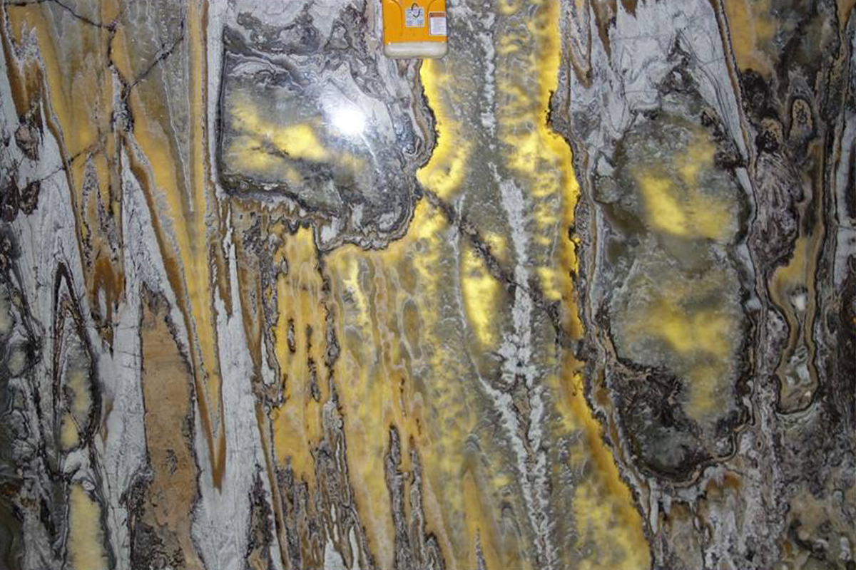 Onyx 013