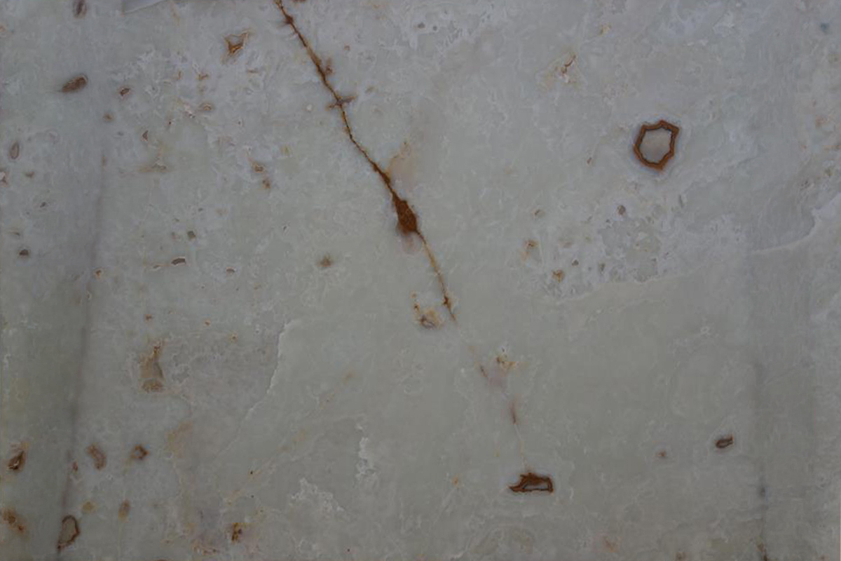 Onyx 051