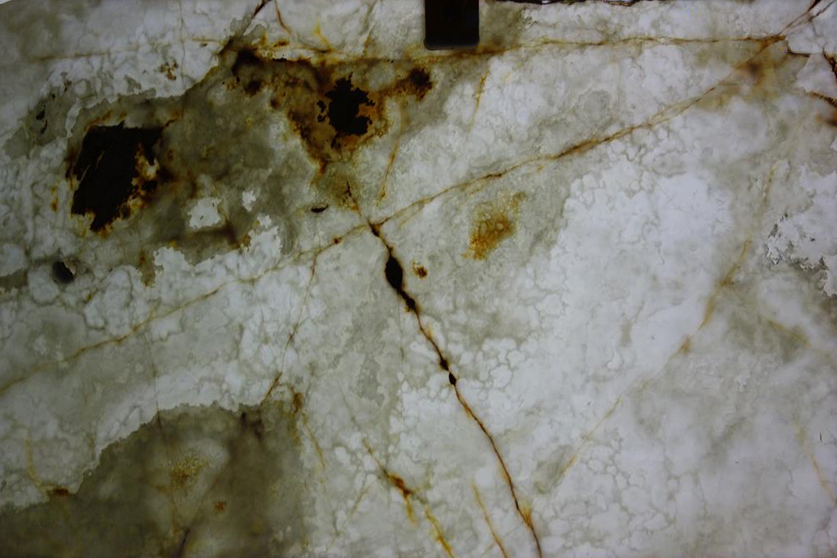 Onyx 052