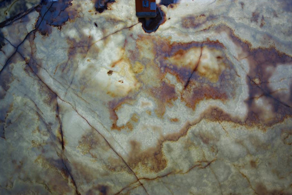 Onyx 081