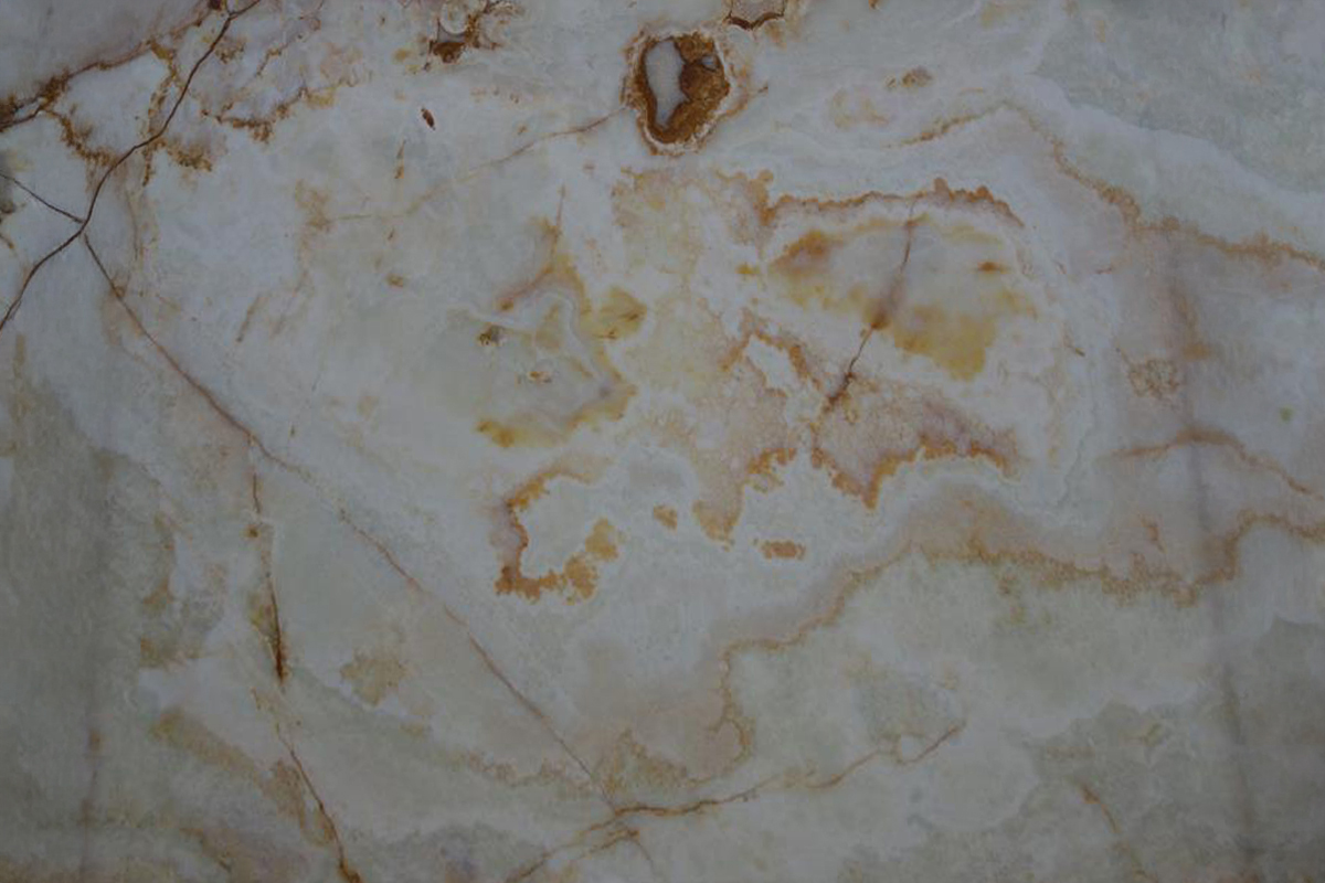 Onyx 082