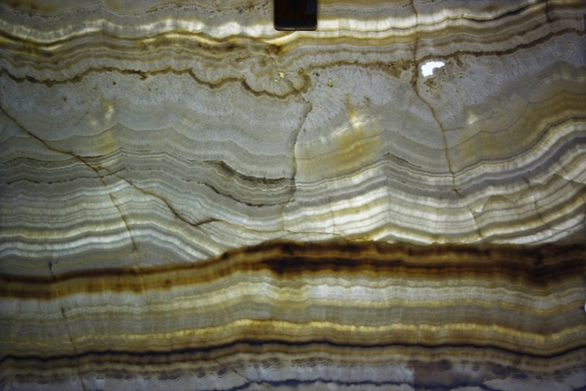 Onyx 111
